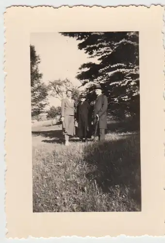 (F11778) Orig. Foto Spaziergang, Herr und Damen im Freien 1930er