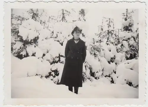 (F11596) Orig. Foto junge Frau im Winterwald 1930er