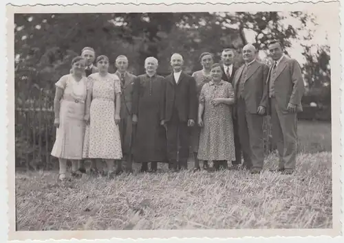 (F11582) Orig. Foto Gruppenbild im Freien, "Besuch i.d. alten Heimat" 1930er