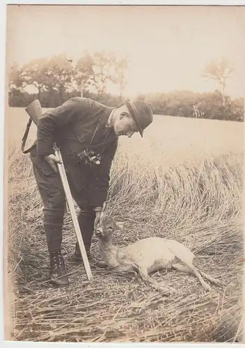 (F11578) Orig. Foto Jäger Edmung mit erlegtem Reh 1930er