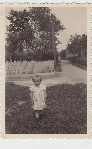 (F11555) Orig. Foto kleines Mädchen im Freien, 1930er