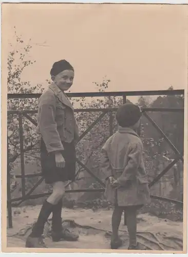 (F11546) Orig. Foto zwei Kinder a.d. Basteibrücke, Sächsische Schweiz 1930er