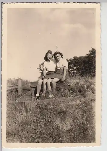 (F11295) Orig. Foto junge Frauen i.d. Nähe des RAD Lagers Bannemin 1943