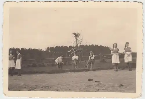 (F11275) Orig. Foto RAD-Lager Bannemin, Frauen bei einem Fest i.d. Nähe d. Lager