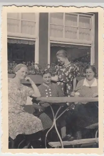 (F11242) Orig. Foto Ölberg im Siebengebirge, Damen im Restaurant 1942