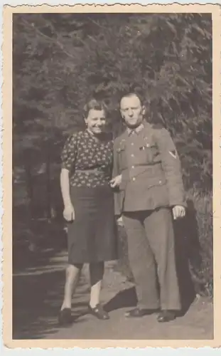 (F11186) Orig. Foto Dame im Lazarett Aachen Forst, Besuch des Vaters 1941