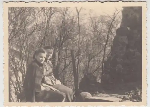 (F11185) Orig. Foto Damen im Lazarett Aachen Forst, Besuch 1941