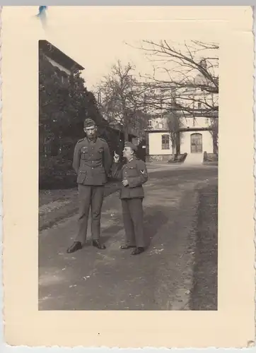 (F11178) Orig. Foto Reservelazarett Aachen-Forst, großer u. kleiner Soldat 1941