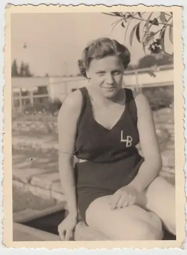 (F11170) Orig. Foto junge Frau Lieselotte Bager a. Köln im Freibad / Eisstadion