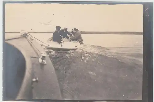 (F11025) Orig. Foto Karlstad, Bootsfahrt, Motorboot zieht, 1913