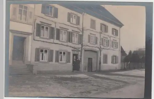 (F10986) Orig. Foto Schopfheim, Personen vor einem Haus, 1910er