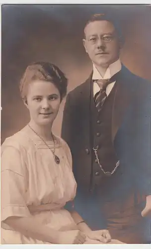(F10930) Orig. Foto Porträt eines Paares, 1920er