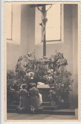 (F10836) Orig. Foto Zwenkau, Pfarrer Knorr bei einer Taufe i.d. Kirche 1956