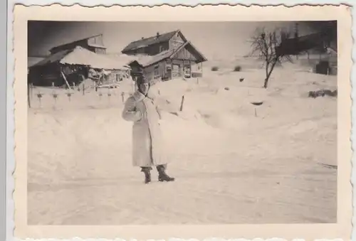 (F10703) Orig. Foto Winter, deutscher Soldat im Wintermantel, Ostfront 1940er