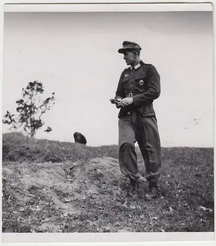 (F1063) Orig. Foto Wehrmacht-Soldat vor Deckungsloch, Lemberg 1941