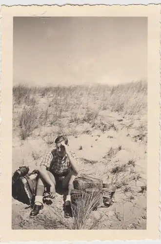 (F10596) Orig. Foto Amrum, Weg nach Süddorf, Rast in den Dünen 1939