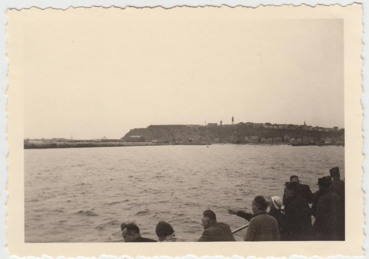 (F10582) Orig. Foto Helgoland, Blick zur Insel vom Schiff aus 1939 Nr