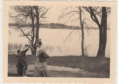 (F10555) Orig. Foto Lychen, junge Männer Bob und Paul an einem See, Gladiatorenk