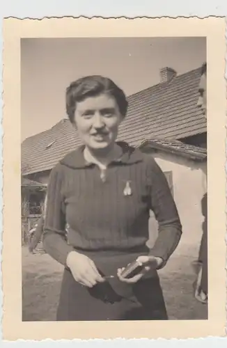 (F10540) Orig. Foto Spreewald, junge Frau "Peter" vor dem Haus der D.J.H. 1939
