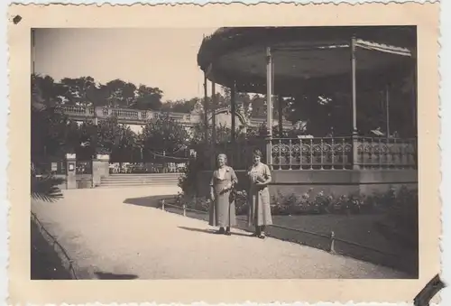 (F10378) Orig. Foto Bad Neuenahr, Damen am Pavillon 1933