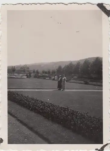 (F10372) Orig. Foto Bad Neuenahr, Damen im Kurpark 1933