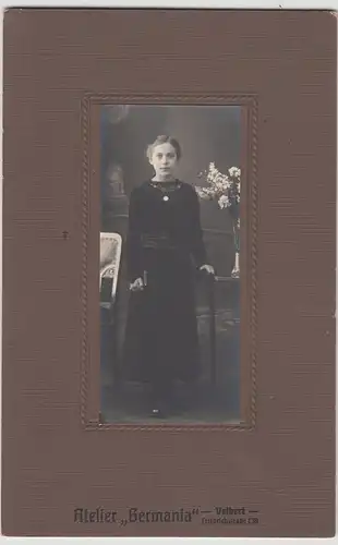 (F10360) Orig. Kabinettfoto Porträt junge Frau, Atelier Germania Velbert, um 19