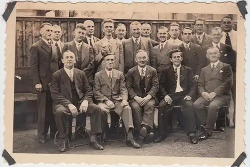 (F10331) Orig. Foto Herren, Gruppenbild im Freien 1930er