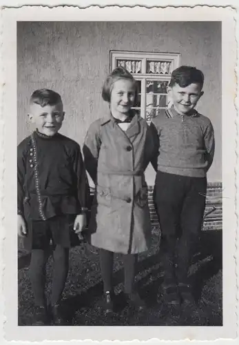 (F10314) Orig. Foto Kinder vor dem Haus 1930er