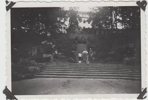(F10310) Orig. Foto Personen in einem Park, große Freitreppe 1930er