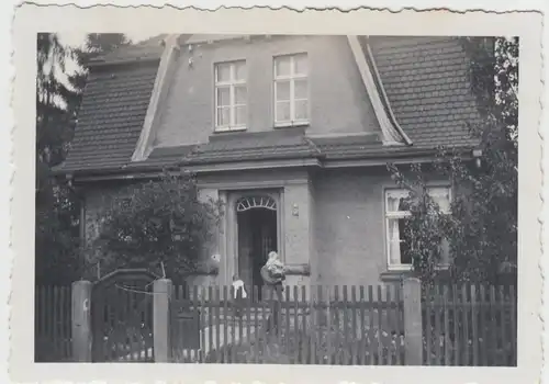 (F10258) Orig. Foto Wohnhaus, Hauseingang, vermutl. in Limbach i.Sa. 1930er
