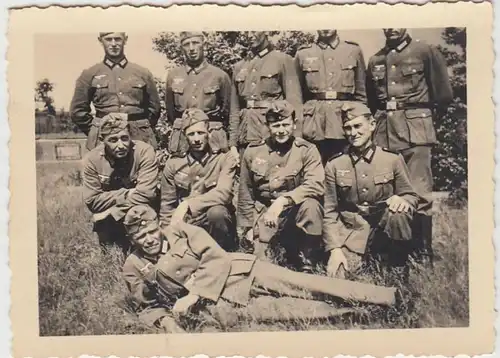 (F1021) Orig. Foto Wehrmacht-Soldaten, Erinnerungsfoto, 1940er