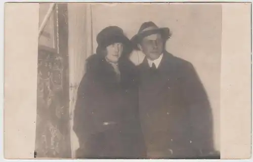 (F10153) Orig. Foto junger Mann Bruno Stahmer mit Dame in Straßenkleidung 1924