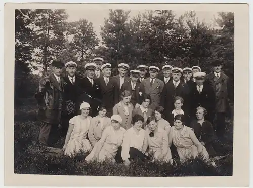 (F10128) Orig. Foto Herren und Damen Gruppenbild, Belegschaft vor 1945