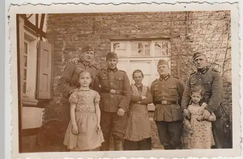 (F10062) Orig. Foto deutsche Soldaten, Gruppenbild mit Kinder 1930/40er