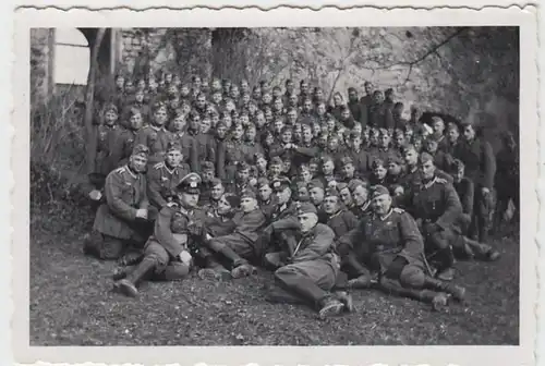(F1006) Orig. Foto Wehrmacht-Soldaten, Gruppenfoto a.d. Heklinger Burg, 1940er