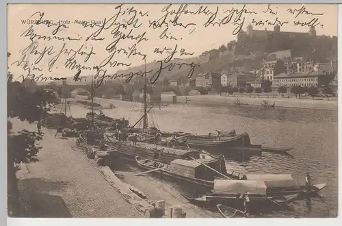 (76061) AK Würzburg, Holz Mainkai, Kähne, Alte Mainbrücke 1908