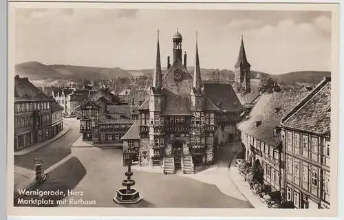 (96800) Foto AK Wernigerode, Markt, Rathaus, Gothisches Haus, v. 1945