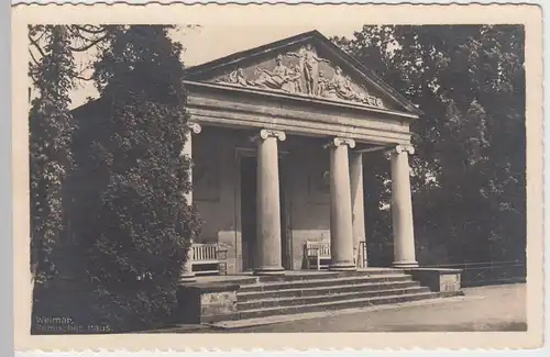 (47152) Foto AK Weimar, Park an der Ilm, Römisches Haus 1942