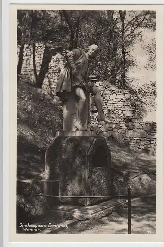 (106760) Foto AK Weimar, Shakespeare-Denkmal, vor 1945