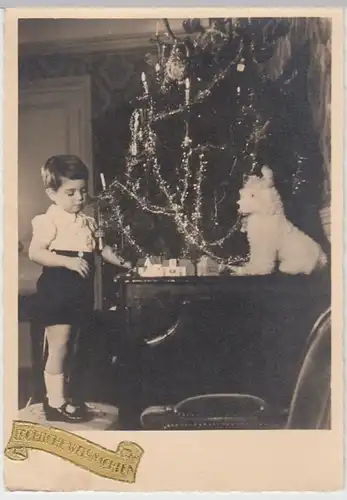 (9589) Foto AK Weihnachten, Junge am Tannenbaum, Geschenke 1940er