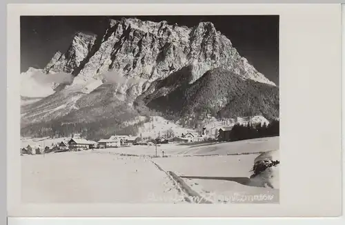 (105387) Foto AK Ehrwald, Ansicht mit Zugspitzmassiv im Winter, vor 1945