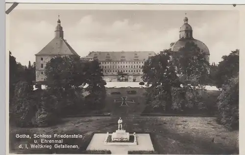 (89103) Foto AK Gotha, Schloss Friedenstein, Kriegerdenkmal, v. 1945