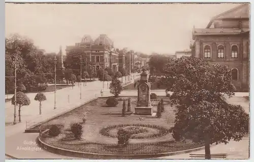 (52622) Foto AK Gotha, Arnoldiplatz, Arnoldidenkmal, vor 1945