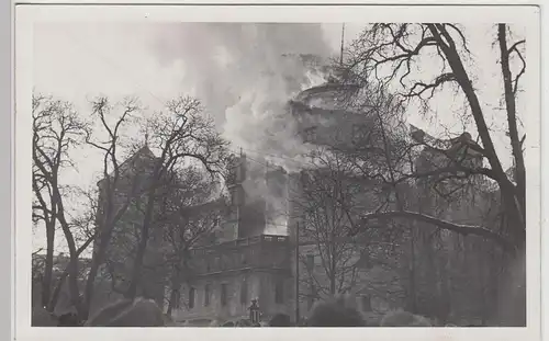 (113663) Foto AK Stuttgart, Altes Schloss, Brand 1931