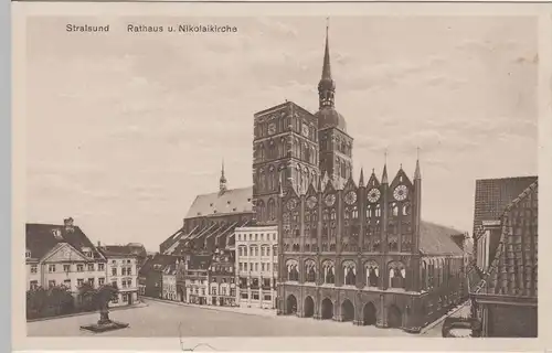 (76204) AK Stralsund, Rathaus, Nikolaikirche, vor 1945