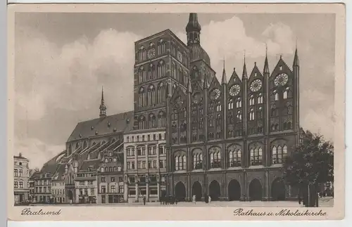 (73603) AK Stralsund, Rathaus, Nikolaikirche, vor 1945