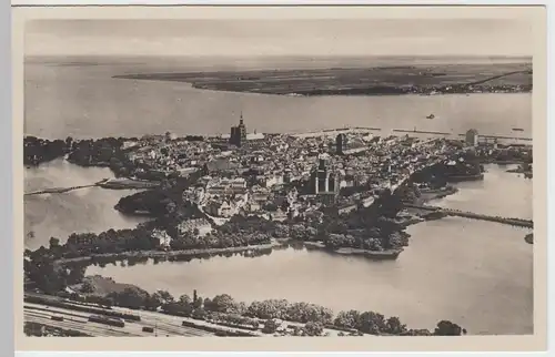 (58482) Foto AK Stralsund, Altstadt, Luftbild 1930