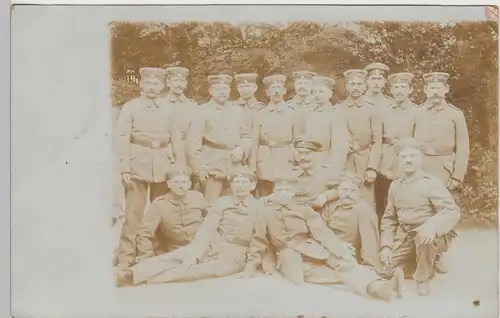 (89584) orig. Foto 1.WK Soldaten, Gruppenbild im Freien, Feldpost Nürnberg 1915