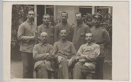 (83017) Foto AK 1.WK Soldaten, Gruppenbild mit Kaninchen, 1914-18