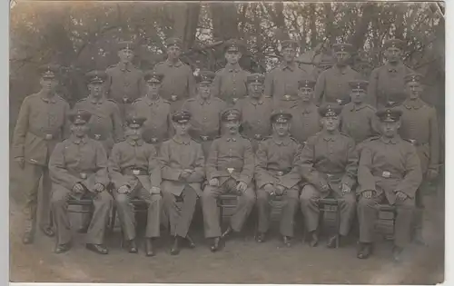 (81483) Foto AK 1.WK Soldaten, Gruppenfoto in Husum 1917